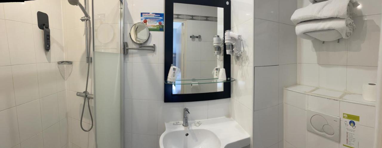 Hipotel Lilas Gambetta Hotel París