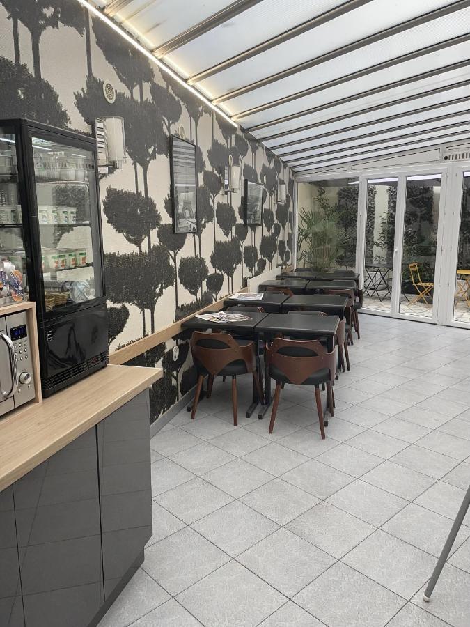 Hotel Hipotel Lilas Gambetta París